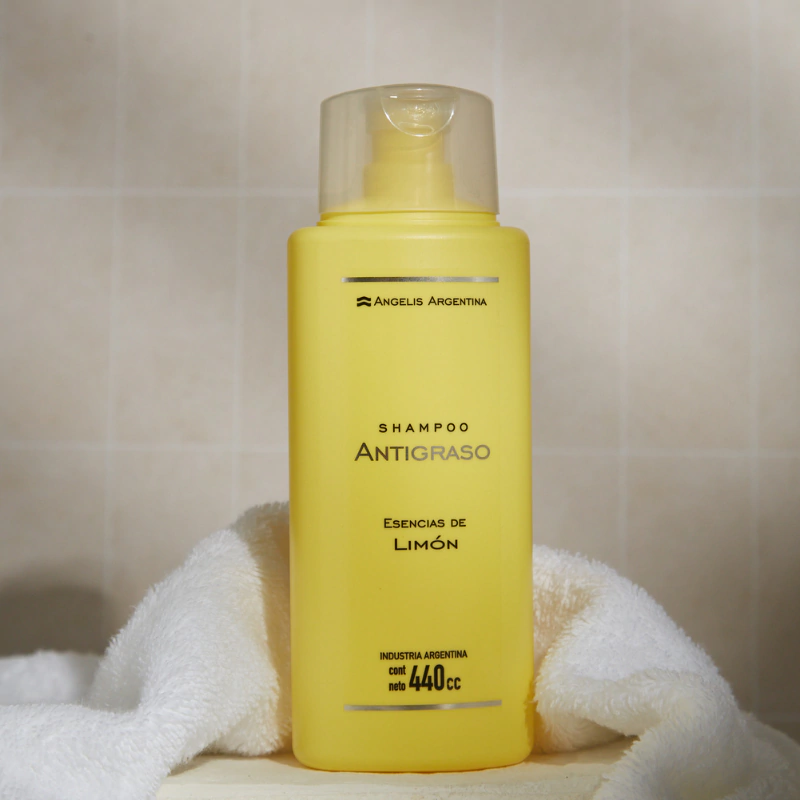 Shampoo Antigrasos x 440cc — Angelis. Producto profesional de peluquería.